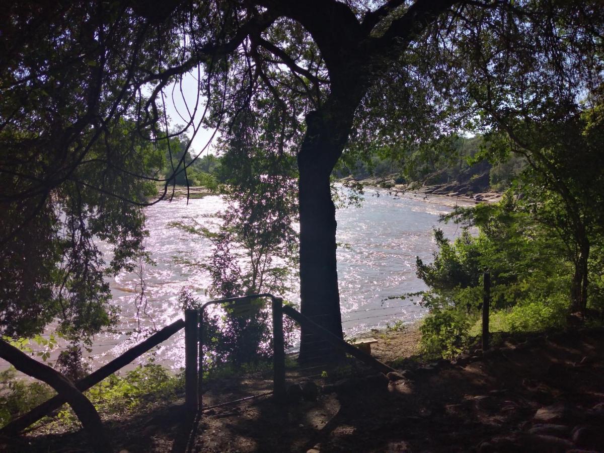 Nthakeni Bush & River Camp Pafuri Gate Екстер'єр фото